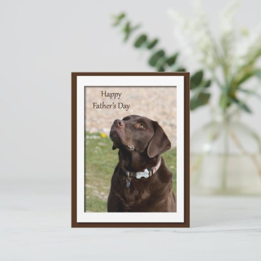 Vaderdag Chocolate Brown Labrador Dog Briefkaart (Staand voorkant)