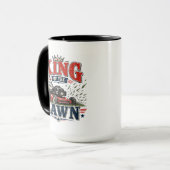 Vaderdag/Funny Vader Koning Van Het Gazon WRAP Mok (Voorkant links)