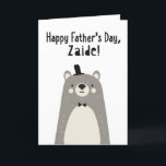 Vaderdag Kaart voor Zaide<br><div class="desc">Vaderdag voor Zaide. Als je je grootvader Zaide in plaats van opa noemt, is deze Vaderdag kaart perfect voor hem. (Zaide betekent grootvader in het Jiddisch.) Jouw zide zal van deze Vaderdag kaart houden... een schattige, moderne Scandinavische grijze, bruine en roomkleurige teddybeer met de tekst: "Happy Vaderdag, Zaide!" Maak deze...</div>