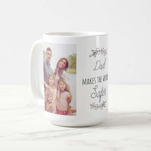 Vaderdag papa maakt de wereld veiliger collage koffiemok (Voorkant links)