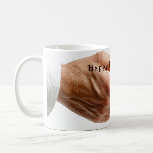 Vaderdag, vader en zoon liefdevolle handen koffiemok (Links)