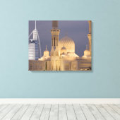 VAE, Dubai. Moskee 's avonds met Burj al Arab Canvas Afdruk (Insitu (Houten vloer))