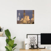 VAE, Dubai. Moskee 's avonds met Burj al Arab Poster (Thuiskantoor)