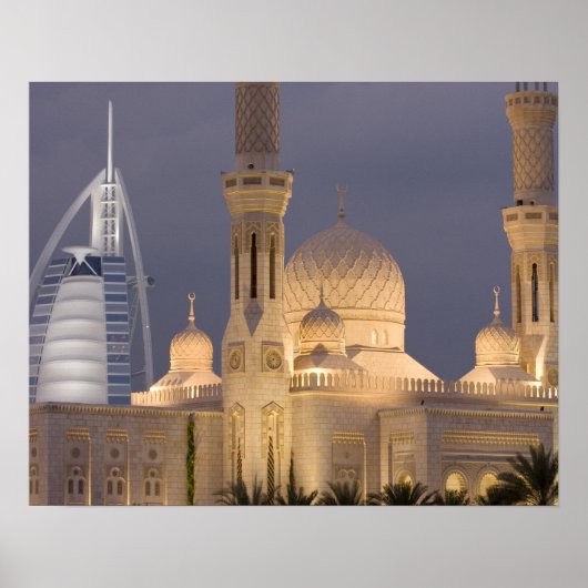 VAE, Dubai. Moskee 's avonds met Burj al Arab Poster (Voorkant)