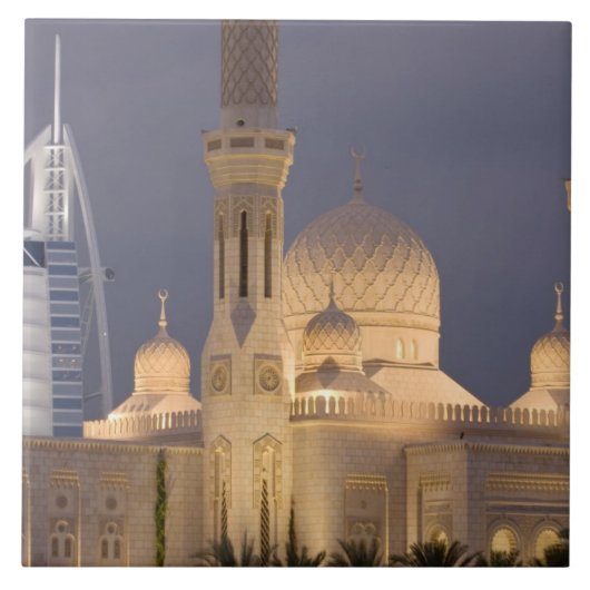 VAE, Dubai. Moskee 's avonds met Burj al Arab Tegeltje (Voorkant)