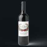 Vakantie groen Merry Winemas Custom Wijn Etiket<br><div class="desc">Geef het geschenk van homebrew deze vakantie en niet beknibbelen op het vrolijke label. Dit aangepaste bierlabel heeft een handgetekende krans van groen, rode bessen en poinsettia's allemaal samen met een vrolijke rode strik. De feestelijke gebladerte lijsten gemakkelijk aan te passen tekst voor de naam van uw brouwsel terwijl de...</div>