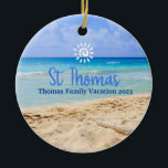 Vakantie in St Thomas Beach Familiereis Keramisch Ornament<br><div class="desc">Schattige personaliseerbaar St Thomas Trip souvenir. Maatwerk: Verander onderschrift en jaar om het uniek te maken.</div>