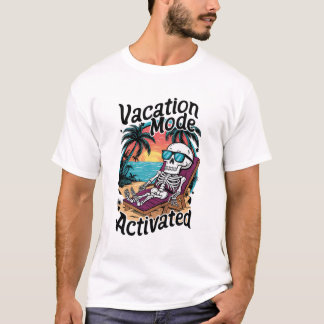 Vakantie modus geactiveerd skelet strand ontwerp t-shirt