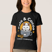 Vakantie Mok Ontwerp met Gezellige Kat en Poot Coo Tri-Blend Shirt (Voorkant)