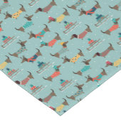 Vakantie teckels met geschenken en sleeën patroon korte tafelloper (Hoek)