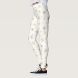 Vakantie wit goud sneeuwvlok patroon vet feestelij leggings<br><div class="desc">Wees een trendsetter en ga in de vakantie-geest met deze leuke en knappe leggings! Een leuk, speelachtig, faux gouden sneeuwvlok willekeurig patroon op een schone, witte achtergrond, helpt je in het vakantieseizoen te werken. Werk uit, voer boodschappen uit of ga gewoon door. Zo uniek, zult u nooit zich over enige...</div>
