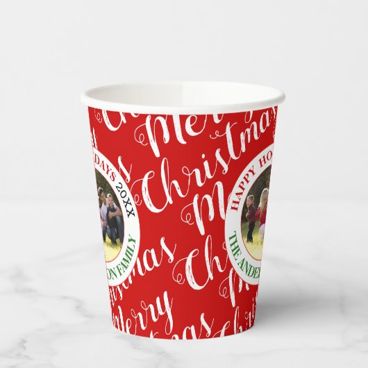 Vakantieforografie met kerstscript papieren bekers (Links)