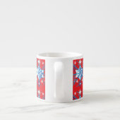 Vakantige rode en blauwe sneeuwvlokken en sterren espresso kop (Achterkant)