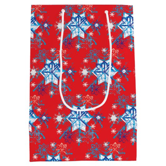 Vakantige rode en blauwe sneeuwvlokken en sterren medium cadeauzakje (Achterkant)