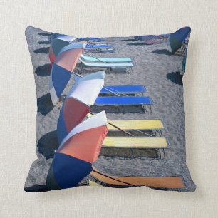Vakantorstoelen op strand kussen