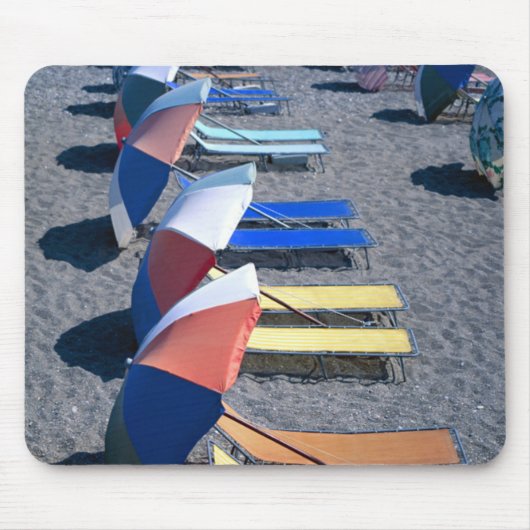 Vakantorstoelen op strand muismat (Voorkant)