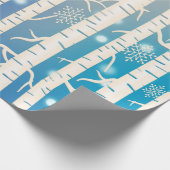 Vakroze en blauwe vogelboom met sneeuwvlok cadeaupapier (Hoek)