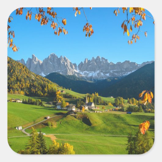 Val di Funes dal met herfstbladeren sticker (Voorkant)