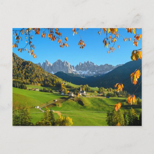 Val di Funes vallei met briefkaart van herfstblade (Voorkant)