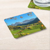 Val di Funes vallei met onderzetter van herfstblad (Schuin)