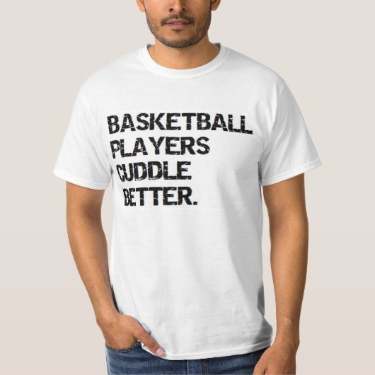 valentijn: basketbalspelers knuffelen beter t-shirt (Voorkant)