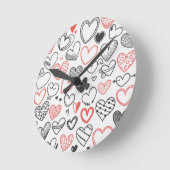 Valentijn doedle harten rode en zwarte hipster ronde klok (Hoek)