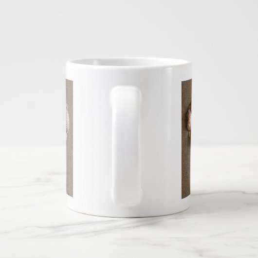 Valentijn hart gemaakt met schalen grote koffiekop (Achterkant)