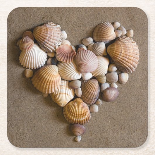 Valentijn hart gemaakt met schalen kartonnen onderzetters (Voorkant)