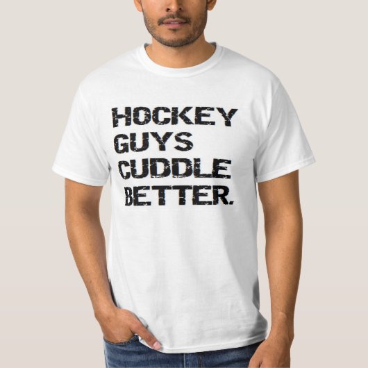 valentijn: hockeyjongens knuffelen beter t-shirt (Voorkant)