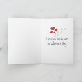 Valentijn kat met bungelend hart kaart (Binnen)