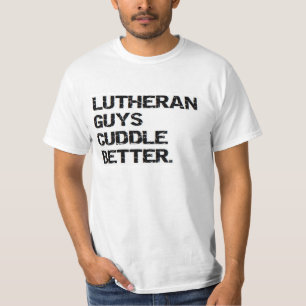 valentijn: lutherse jongens knuffelen beter t-shirt