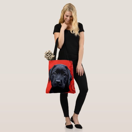Valentijn Puppy Rozen - Labrador - Zwart lab Tote Bag (Op model)