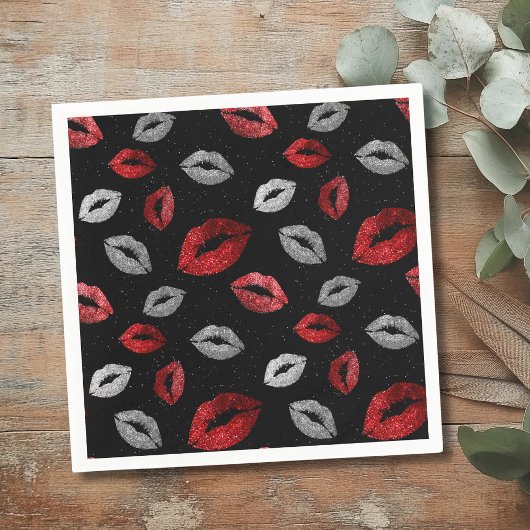 Valentijn Rood Zilver Glitter Lippen op Zwart Servet