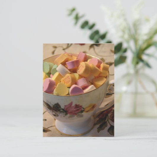 Valentijn Snoep in Teacup Feestdagenkaart (Staand voorkant)
