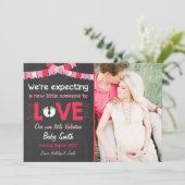 Valentijn zwangerschapsaankondiging onthult liefde feestdagenkaart (Staand voorkant)