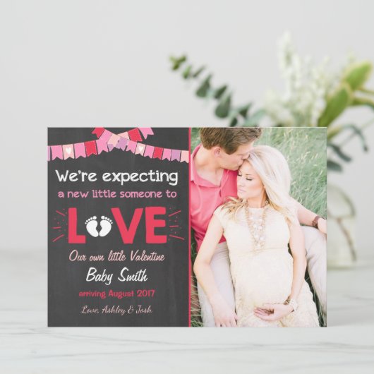 Valentijn zwangerschapsaankondiging onthult liefde feestdagenkaart (Staand voorkant)