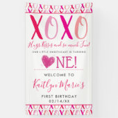 Valentijnsdag 1e verjaardag Hugs & Kisses (XOXO) Spandoek (Verticaal)