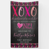 Valentijnsdag 1e verjaardag Hugs & Kisses (XOXO) Spandoek (Verticaal)