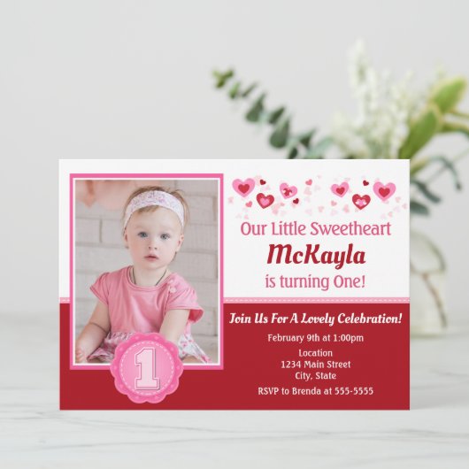 Valentijnsdag Birthday Uitnodiging 1e verjaardag (Staand voorkant)