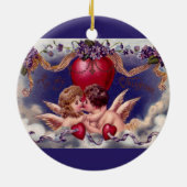  Valentijnsdag Cherubs Hug in Clouds Keramisch Ornament (Achterkant)