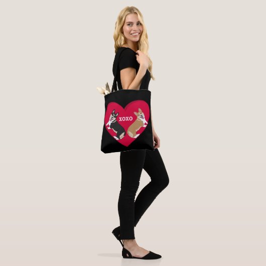 Valentijnsdag Corgi XOXO Tote Bag (Op model)