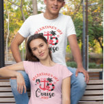 Valentijnsdag Cruise Aangepaste datum Jaar T-shirt<br><div class="desc">Dit ontwerp kan op het gebied worden gepersonaliseerd dat door de foto en/of tekst te veranderen wordt verstrekt. Of het kan worden aangepast door te klikken deze Sjabloon personaliseert en dan de klik te kiezen om verdere optie aan te passen en de kleur van de achtergrond te schrappen of te...</div>