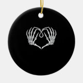 Valentijnsdag gotisch hart met skelet handen va keramisch ornament (Voorkant)