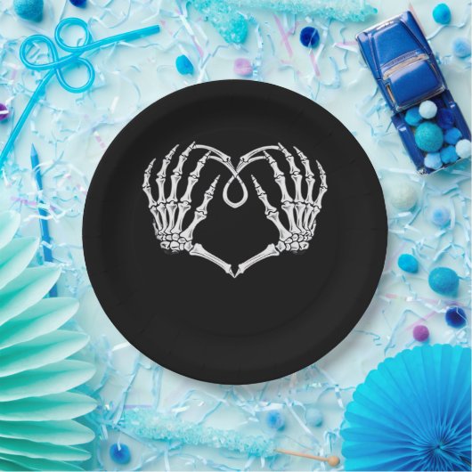 Valentijnsdag gotisch hart met skelet handen va papieren bordje (Feest)