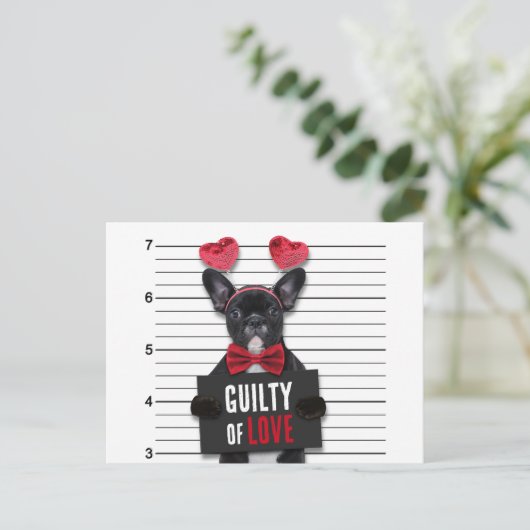 Valentijnsdag Guilty Love Dog Funny Mugshot Feestdagenkaart (Staand voorkant)
