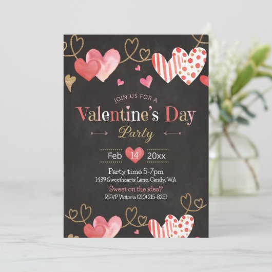 Valentijnsdag Hart Chalkboard Roze Invitation Kaart (Staand voorkant)