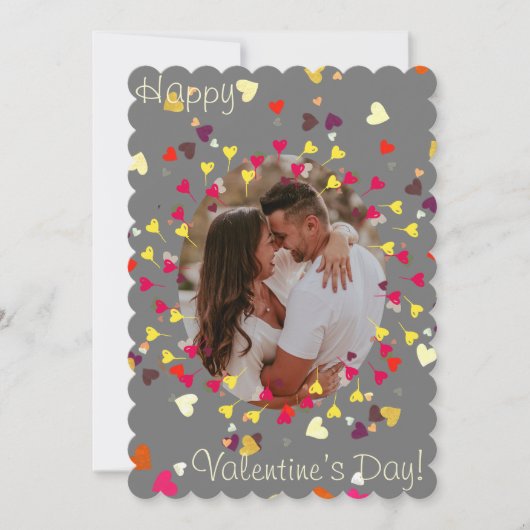 Valentijnsdag, hartconfettis en ballons feestdagenkaart (Voorkant)