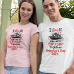 Valentijnsdag houdt ervan om samen te cruisen t-shirt<br><div class="desc">Dit ontwerp kan op het gebied worden gepersonaliseerd dat door de foto en/of tekst te veranderen wordt verstrekt. Of het kan worden aangepast door te klikken deze Sjabloon personaliseert en dan de klik te kiezen om verdere optie aan te passen en de kleur van de achtergrond te schrappen of te...</div>