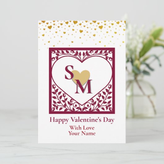 Valentijnsdag met rood Initiaal en gouden hart Feestdagenkaart (Staand voorkant)