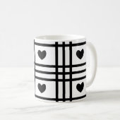Valentijnsdag met zwarte en witte harten koffiemok (Voorkant rechts)
